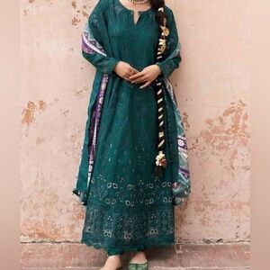 Pakistani brand nireh three piece khadar suit